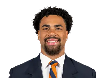 Stevie Bracey headshot