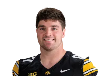 Addison Ostrenga headshot
