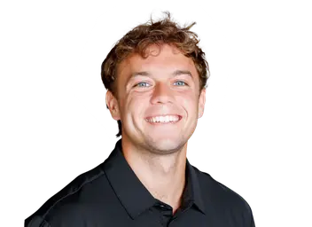 Ilya Uvaydov headshot