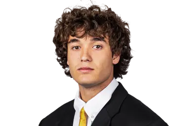 Jose Leon headshot