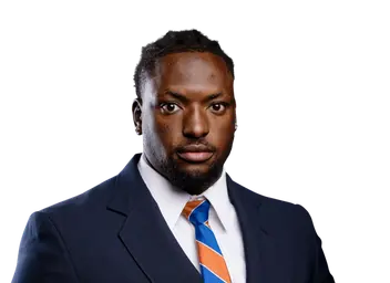 Lopez Sanusi headshot