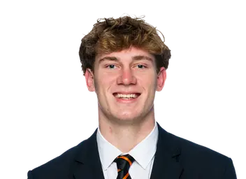 Logan Knapp headshot