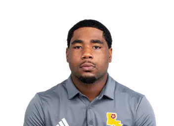 Kelbee Holmes headshot