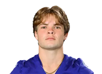 Ethan Moss headshot
