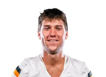 Luke Stewart headshot
