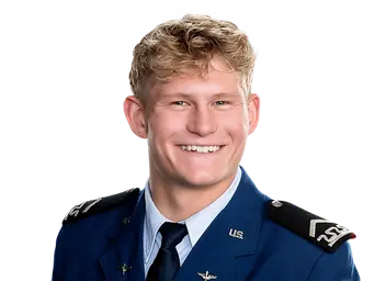 Liam Szarka headshot
