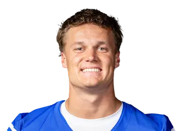 Cannon DeVries headshot