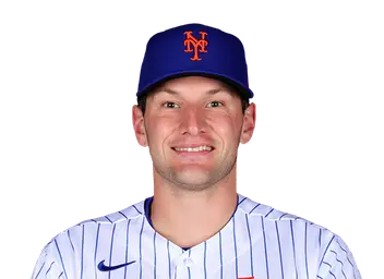 Hayden Senger headshot