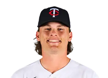 Travis Adams headshot