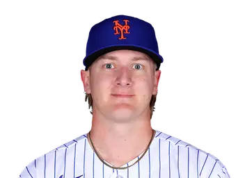 Jonathan Pintaro headshot