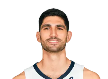 Santi Aldama headshot