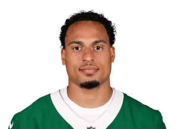 Isaiah Oliver headshot