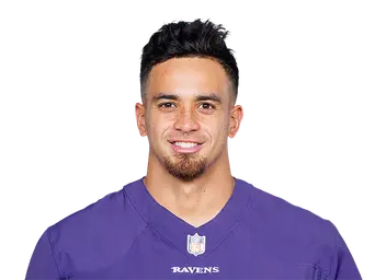 Alohi Gilman headshot