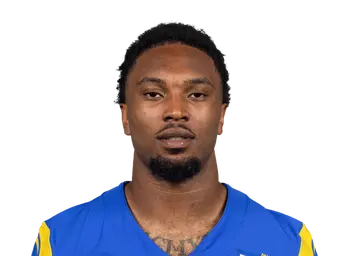Kam Curl headshot