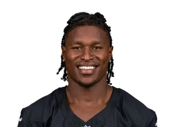 Darnay Holmes headshot