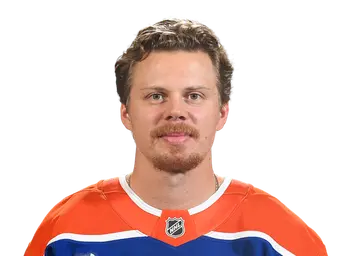 Kasperi Kapanen headshot