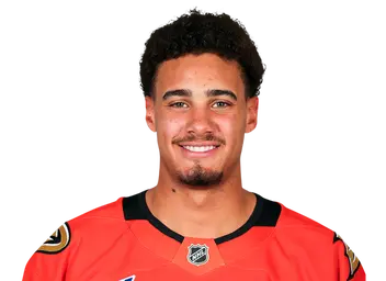 Tyson Hinds headshot