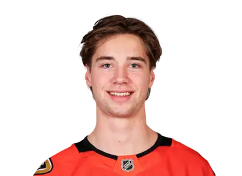 Beckett Sennecke headshot